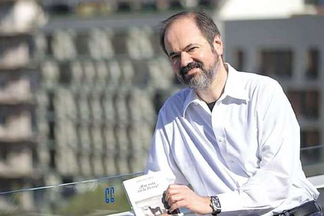Juan Villoro presenta su libro “Examen extraordinario” en la FIL de Guadalajara