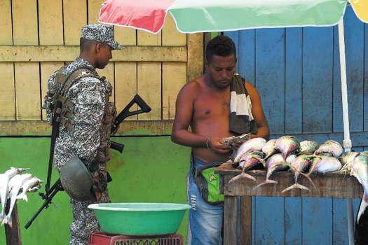 Los seis hombres desaparecidos salieron de Tumaco en enero de 2021 por una promesa laboral.  / AFP