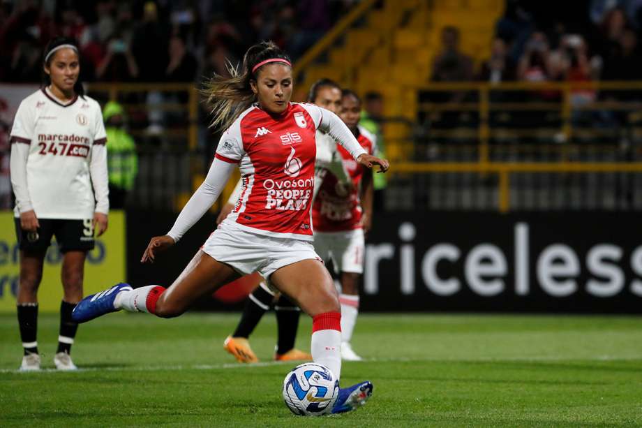 Diana Celis anotó un triplete en la victoria 4-0 de Santa Fe sobre Universitario de Perú, por la segunda fecha de la Copa Libertadores Femenina.