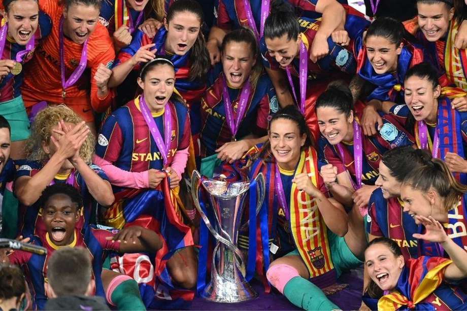 Las jugadoras del F.C. Barcelona tras coronarse campeonas en la última edición de la Champions League Femenina.