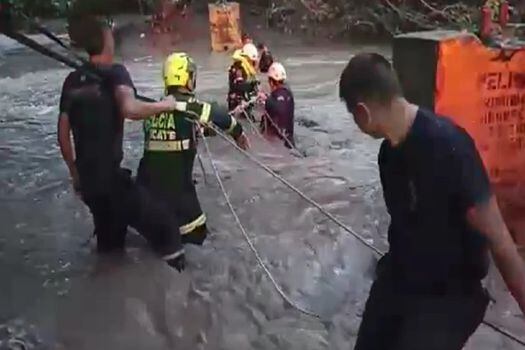 Dos adultos y dos menores fueron rescatados el pasado 28 de abril de la corriente del río de Oro, en Santander.