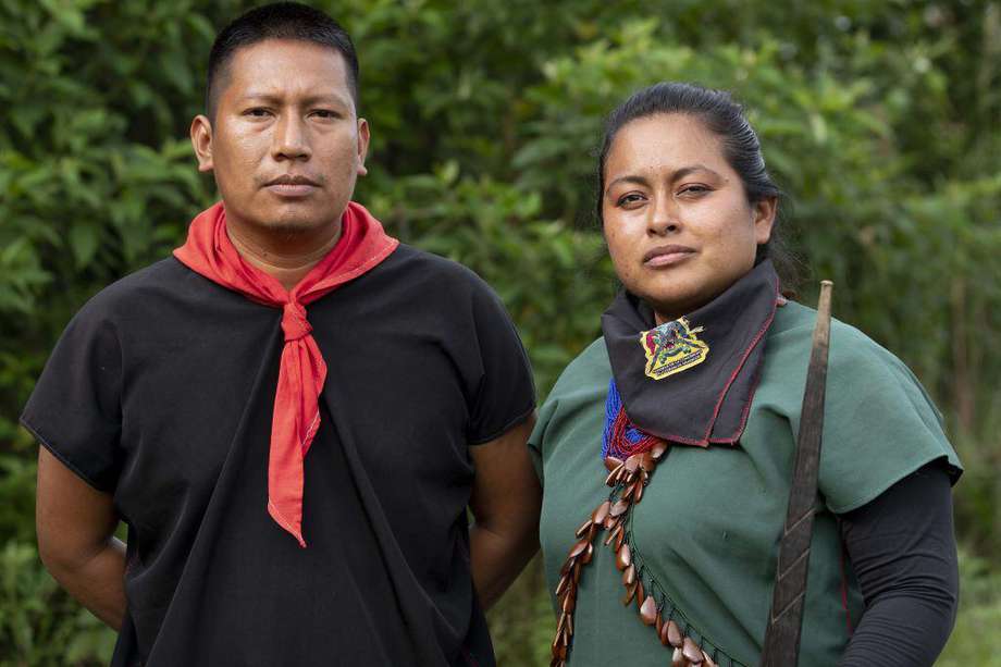 Alex Lucitante (29) y Alexandra Narvaez (30) son indígenas Cofán, un pueblo ancestral que habita el Parque Nacional Cayambe-Coca, en el nororiente de Ecuador. 