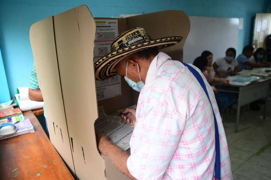 En total, en las zonas rurales de los 167 municipios de las 16 circunscripciones especiales de paz había más de 1'100.000 personas habilitadas para votar.