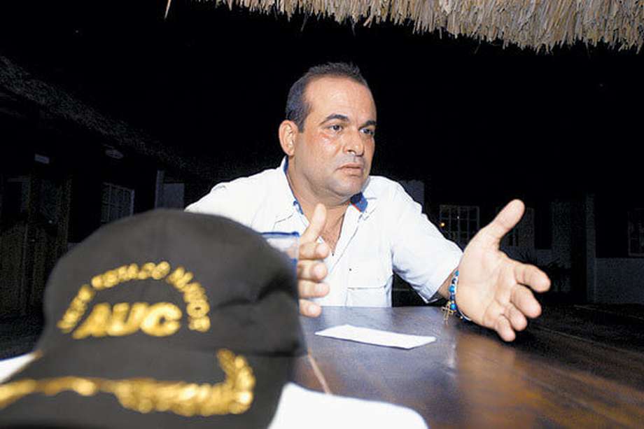 Salvatore Mancuso fue uno de los máximos comandantes de las Autodefensas Unidas de Colombia. Se desmovilizó en 2005 y fue extraditado en 2008 hacia Estados Unidos.