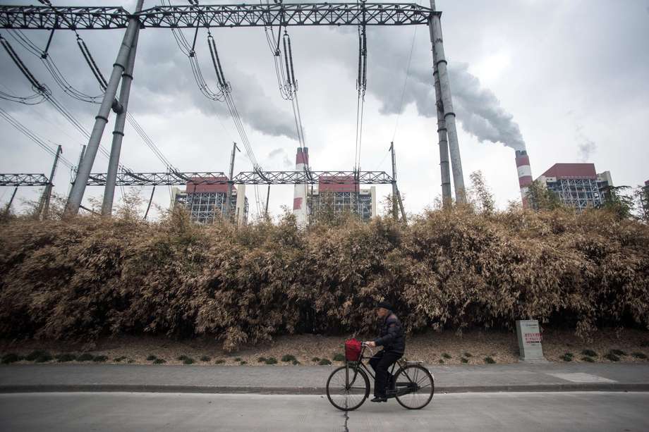 Planta de carbón de la Compañía de Generadores de Energía de Shanghai Waigaoqiao en Shanghai.
