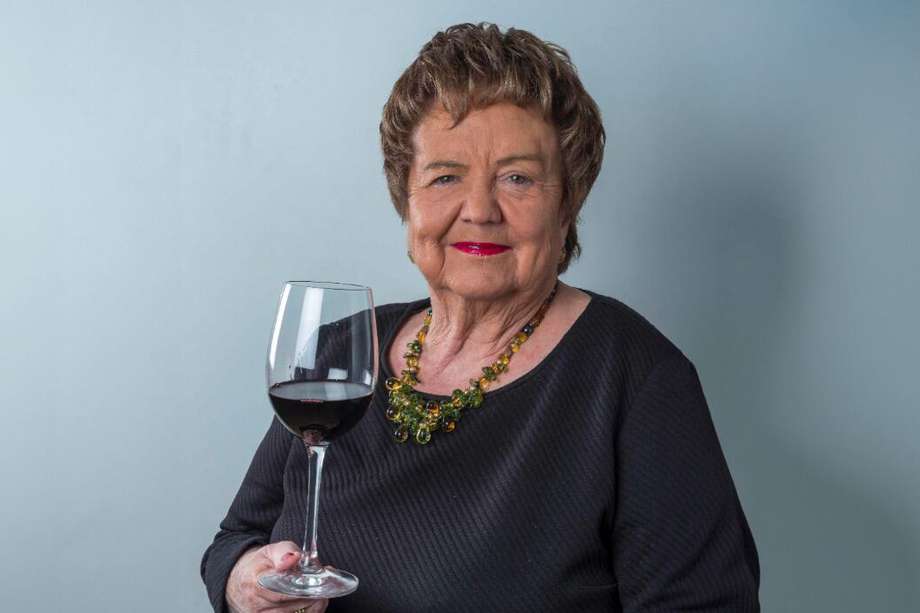 La mujer, considerada la primera mujer en desempeñar la enología en España, falleció este domingo en Madrid a los 81 años.