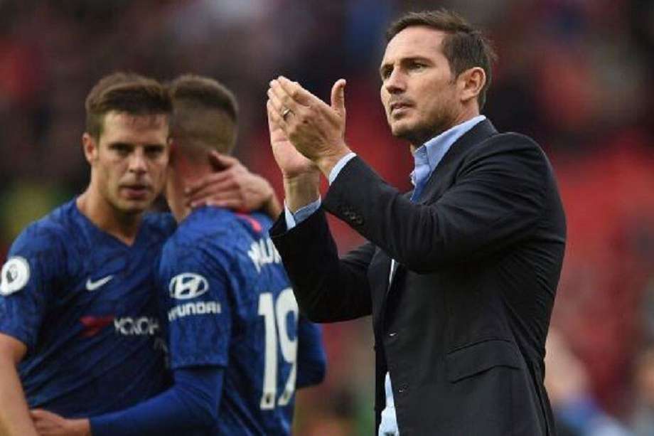 Frank Lampard, exmediocampista inglés anunció su retiro del fútbol en 2017 cuando jugaba para el New York City de la MLS. En 2018, el Derby County de la segunda división británica, le dio su primera oportunidad como entrenador. Hasta hoy dirigió en el Chelsea, equipo en el que es leyenda. 