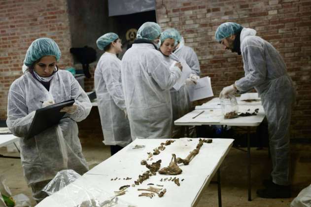 Fiscalía de México analiza si restos óseos son de estudiantes desaparecidos