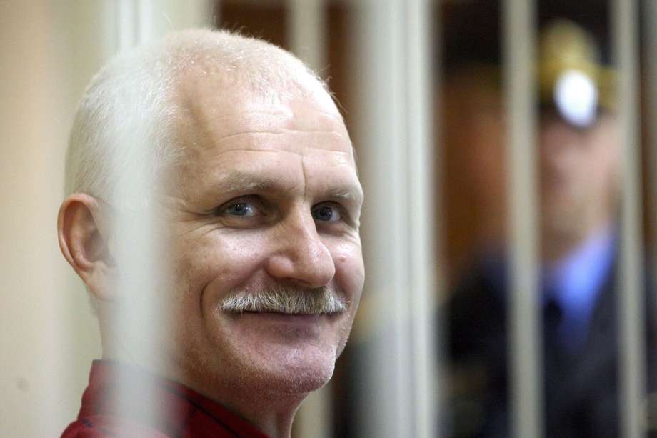 El distrito de Leninski de Minsk empezó el juicio en contra del fundador de Viasna, Ales Bialiatski, y de otros miembros de la organización el pasado 5 de enero. 