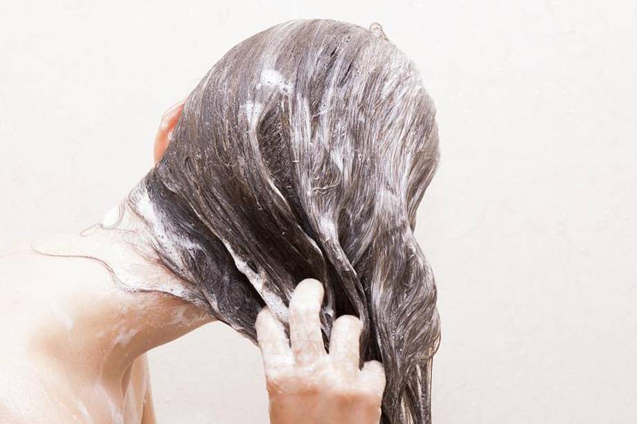 Las 10 peores cosas que le puedes hacer a tu pelo