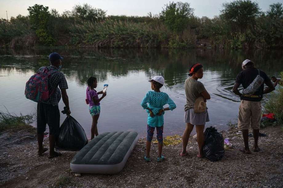 Estados Unidos busca reducir el tráfico de migrantes irregulares, que en su mayoría atraviesan México en su recorrido desde Centroamérica, sumando la reciente migración de haitianos que viene desde Brasil. 