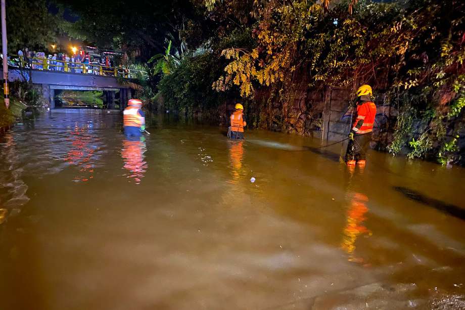 Ante las emergencias, el alcalde Quintero anunció la construcción de un plan maestro a 30 años para mitigar los riesgos de inundaciones y emergencias por lluvias