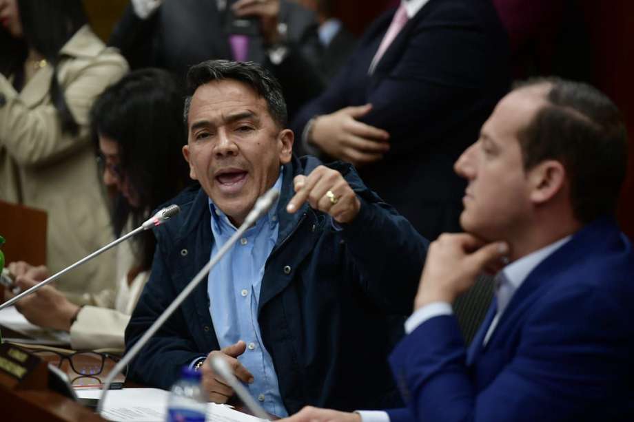 El representante José Vicente Carreño, del Centro Democrático, fue uno de los congresistas que le reclamó a Leyva sus ausencias.