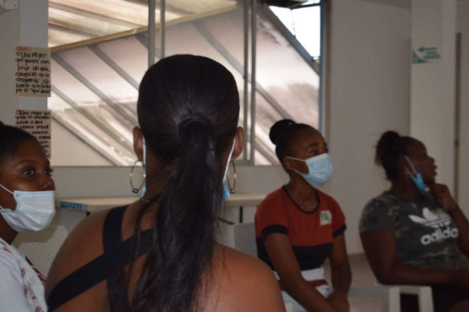 En el 54.5% de los hogares de Tumaco, son las mujeres quienes más ingresos aportan.