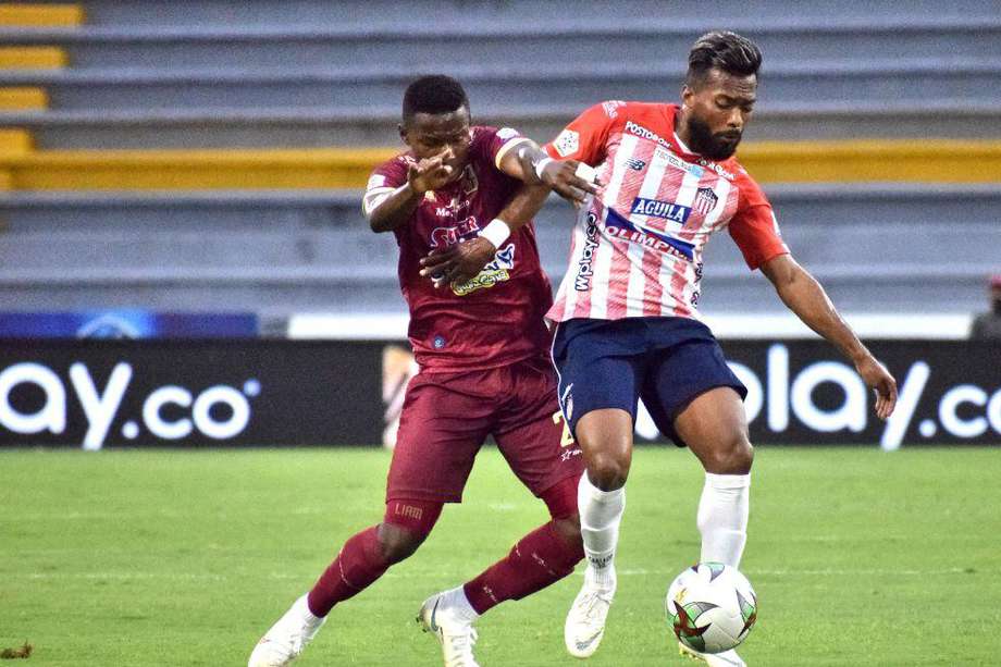 González (dere.) marcó el gol de la victoria frente a Deportes Tolima.