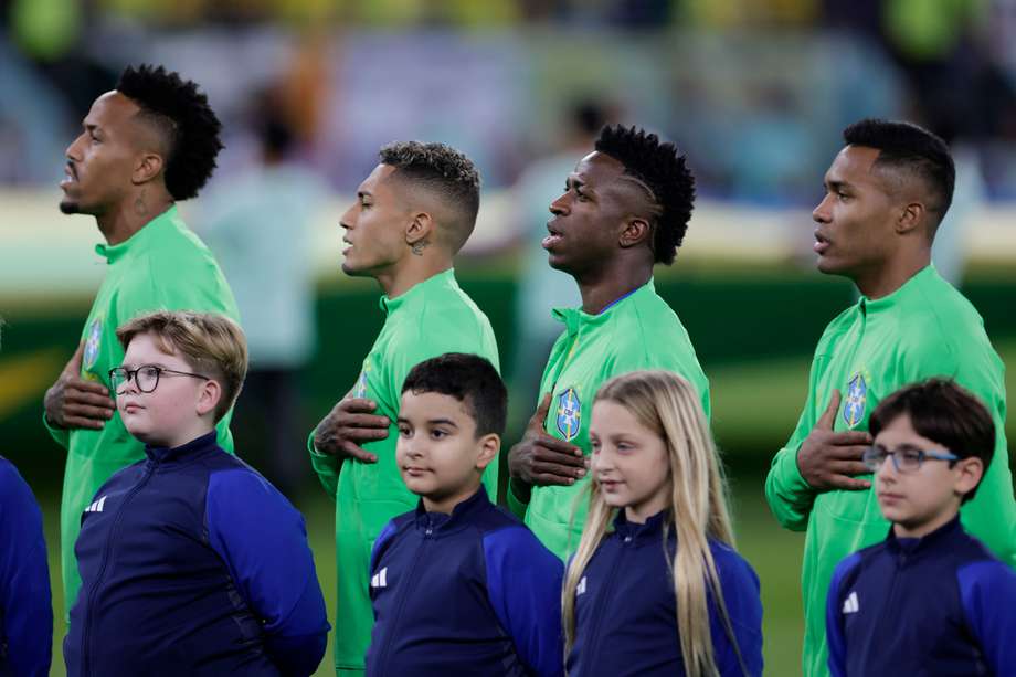 Brasil, en el himno en el partido contra Suiza. 