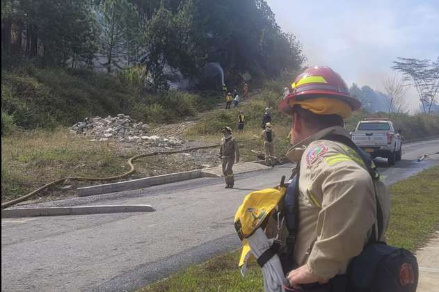 Bomberos encontraron restos humanos calcinados en incendio en Antioquia