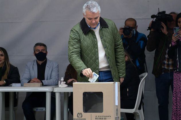 Iván Duque da inicio a la jornada de votaciones de la segunda vuelta presidencial