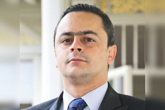 Juan Camilo Restrepo Gómez es oriundo de Medellín y se desempeñaba como viceministro de Desarrollo Rural en el Ministerio de Agricultura. 