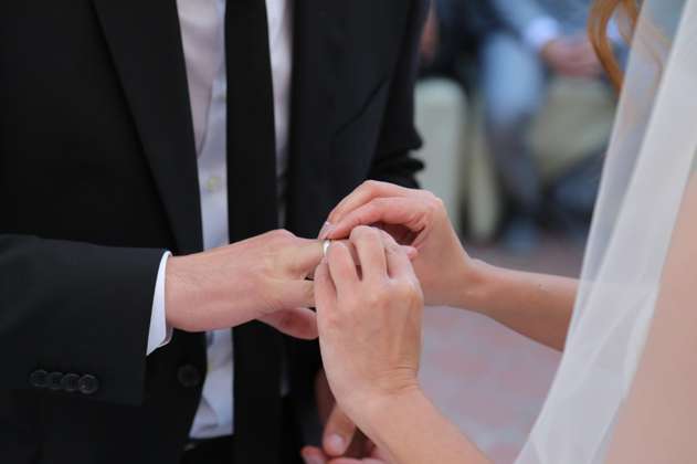 ¿Una persona se puede casar sin estar presente en el matrimonio?