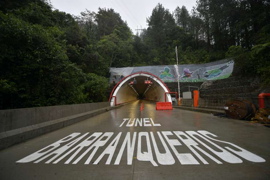 En la imagen aparece la entrada del túnel Barranqueros.