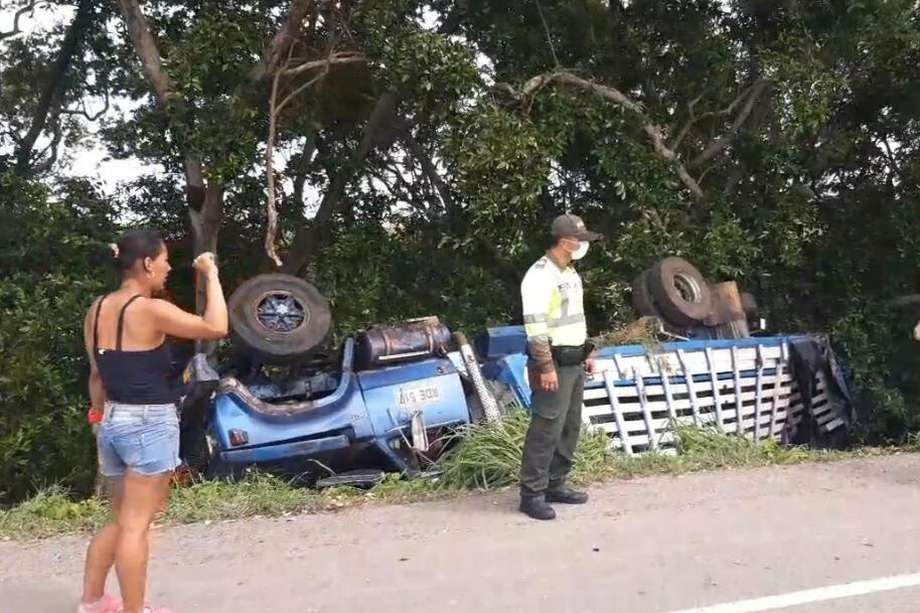 El accidente ocurrió cerca al sector el caño Clarín en la vía sentido Ciénaga - Barranquilla.