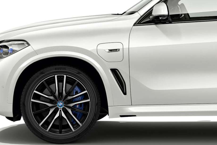 BMW X5 xDrive45e híbrido enchufable será el primer vehículo que los equipará.