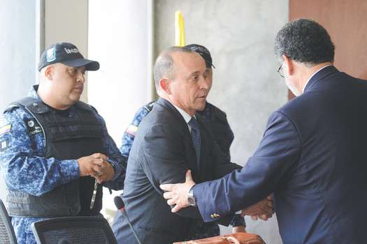 Santiago Uribe Vélez en una de las audiencias de su juicio en Medellín.  / Luis Benavides
