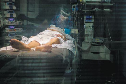 En 2020 las unidades de cuidados intensivos fueron foco de atención. Imagen del Hospital Universitario Nuestra Señora de La Candelaria, en Santa Cruz de Tenerife, España.