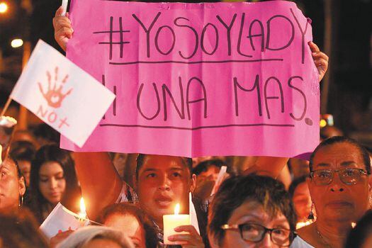 El año pasado, según cifras de la Red Feminista Antimilitarista, en Colombia se registraron 630 feminicidios. / EFE