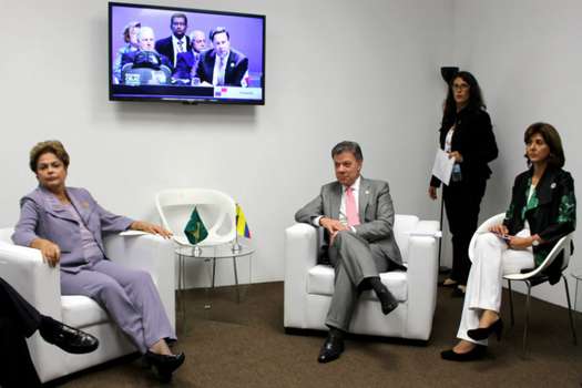 Fotografía tomada en una reunión bilateral que sostuvo el presidente Juan Manuel Santos con su homóloga de Brasil, Dilma Rousseff el año pasado. / Archivo / Cancillería