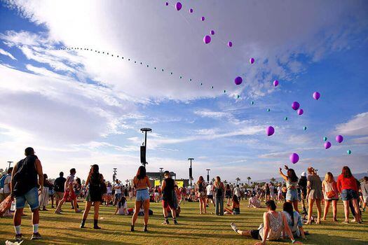 Coachella es conocido por ser uno de los eventos musicales más influyentes del mundo y por los numerosos famosos que acuden como público. AFP
