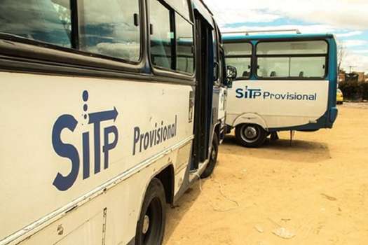 Conductores del SITP provisional protestan en Usme por cancelación de las rutas.