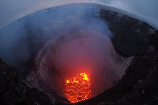 El norte del cráter del volcán hawaiano Kilauea, en Pahoa, Hawái. / EFE