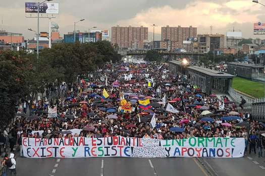 Para el jueves, 25 de abril, se tienen planeadas marchas en las principales ciudades y concentraciones en las vías que conectan en más de 25 departamentos.

 / Gustavo Torrijos - El Espectador