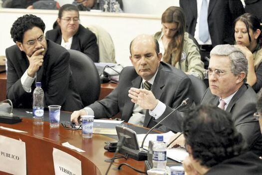 Iván Cepeda liderará debate de control sobre actuaciones de Uribe en paramilitarismo 