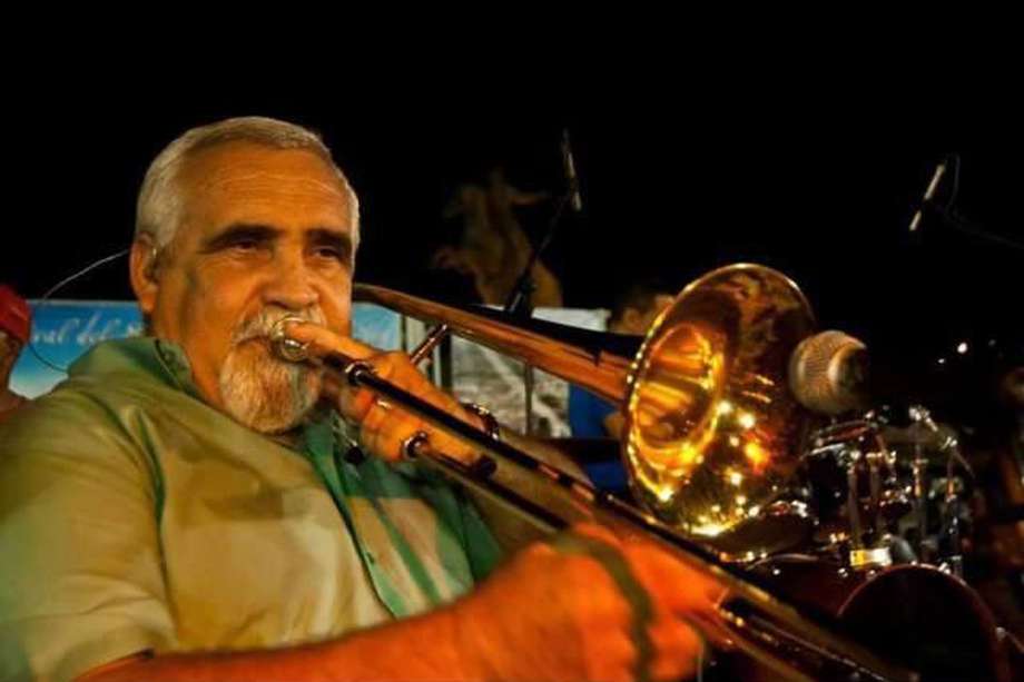 Hugo Morejón, nacido en La Habana, el 20 de abril de 1956 (aunque criado en Matanzas, razón por la que lo llamaban, según vi en un par de textos, el “Trombón Matancero”), no fue solamente un gran intérprete, sino también un excelente arreglista.