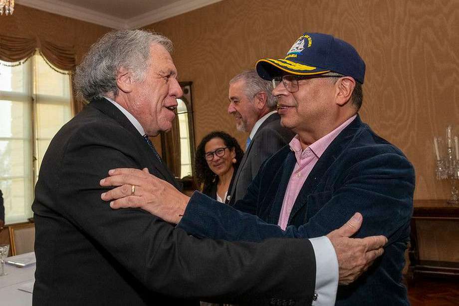 El secretario general de la OEA, Luis Almagro, y el presidente Gustavo Petro.