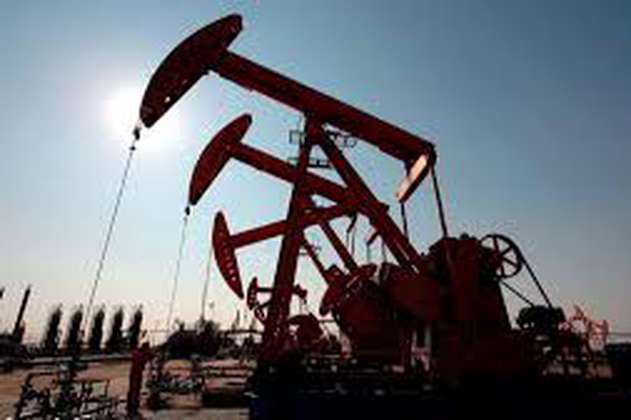 El petróleo sube ante señales de un mercado más ajustado