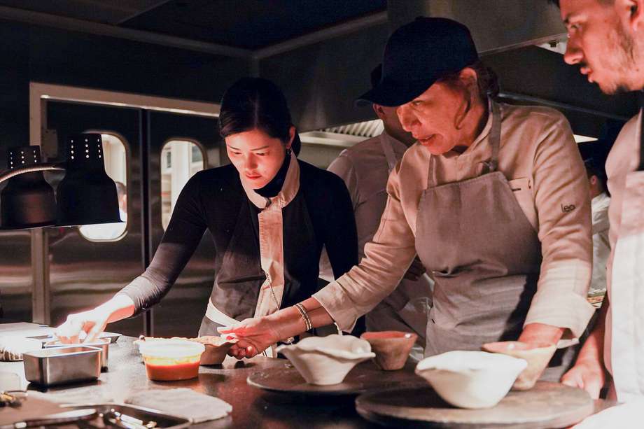La reconocida chef asiática se tomó el pasado miércoles 15 de marzo la cocina de Leo Espinosa en una cena exclusiva.