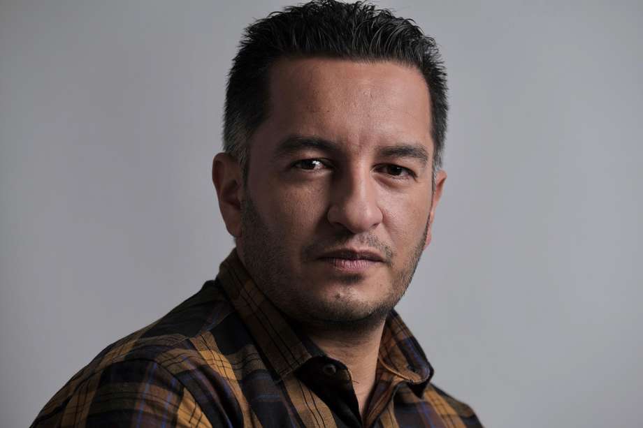 Andrés Idarraga renunció a su cargo de Director de Derechos Humanos de Alcaldía de Bogotá porque no estaba de acuerdo con el manejo que se le dio a los casos de abuso policial en medio del Paro Nacional de 2021.