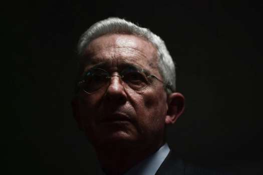 El expresidente Álvaro Uribe Vélez se enfrenta a un proceso por supuestamente manipular testigos. 