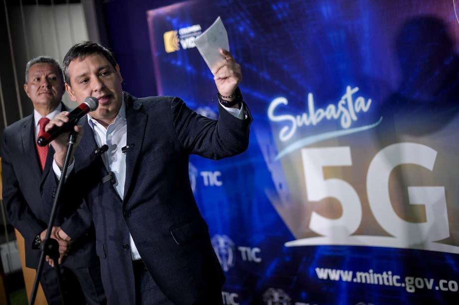 El ministro de Tecnologías de la Información y las Comunicaciones, Mauricio Lizcano, durante el arranque de la subasta de las comunicaciones 5G.