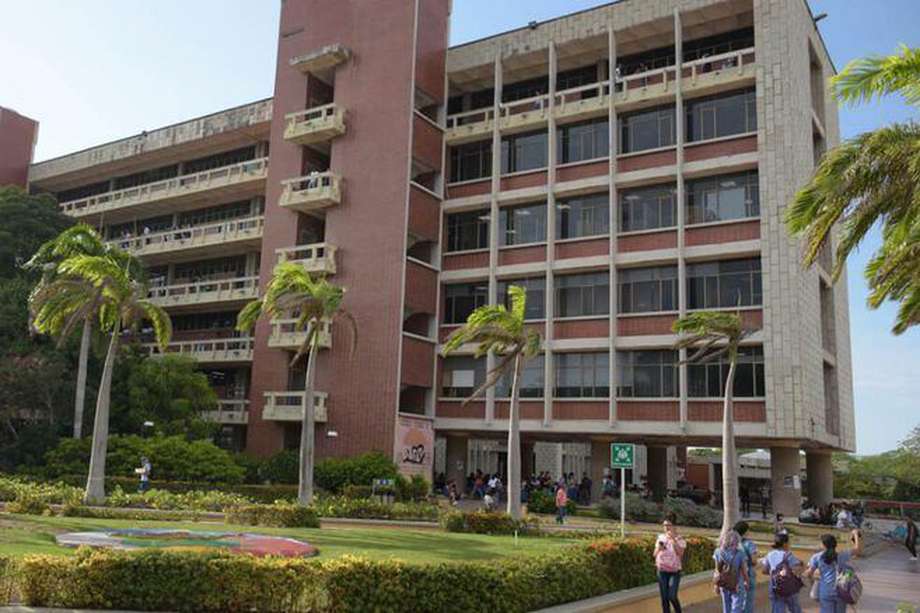 Desde las directivas de la universidad se declaró un día de luto y se hizo un llamado de atención a los integrantes de la institución educativa para unirse en comunidad.