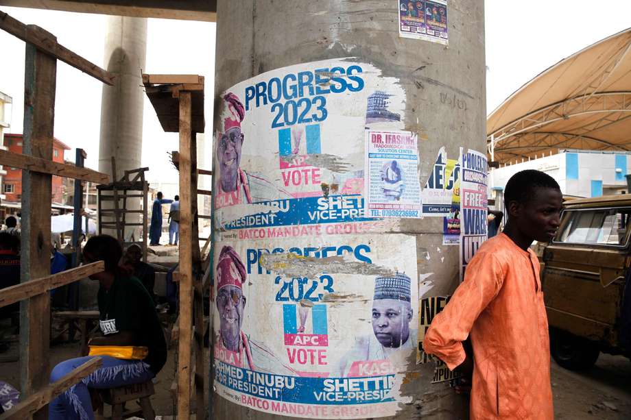 Propaganda de las campañas presidenciales que aspiran gobernar en Nigeria. EFE/EPA/Akintunde Akinleye
