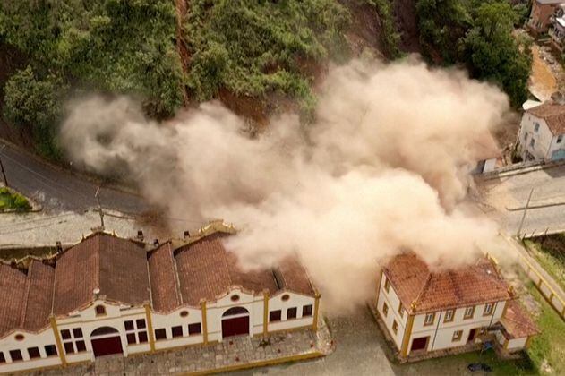 Derrumbe destruye casonas históricas en Brasil