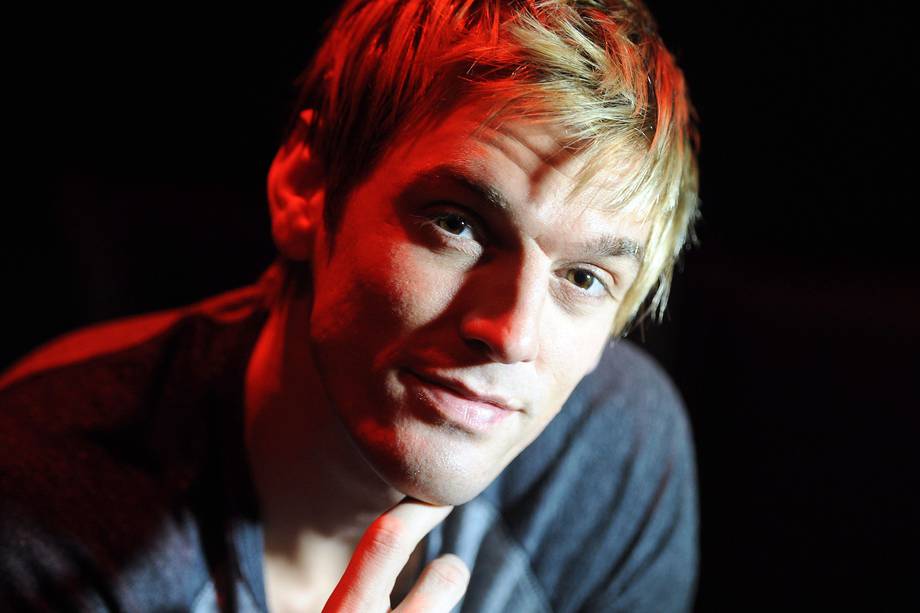 Berlin (Deutschland), 21/01/2015.- (FILE) - US pop singer Aaron Carter poses for pictures during an interview at K17 prior to a concert in Berlin, Germany, 21 January 2015 (re-issued 05 November 2022). US artist and former child star Aaron Carter, was found dead 05 November at his home in Southern California, aged 34, according to Carter's representative. (Alemania) EFE/EPA/BRITTA PEDERSEN *** Local Caption *** 51751503
