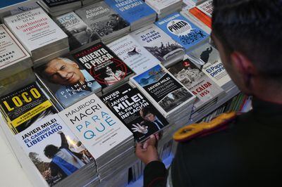 La Feria del Libro de Buenos Aires arranca con vítores a la cultura y abucheos a Milei