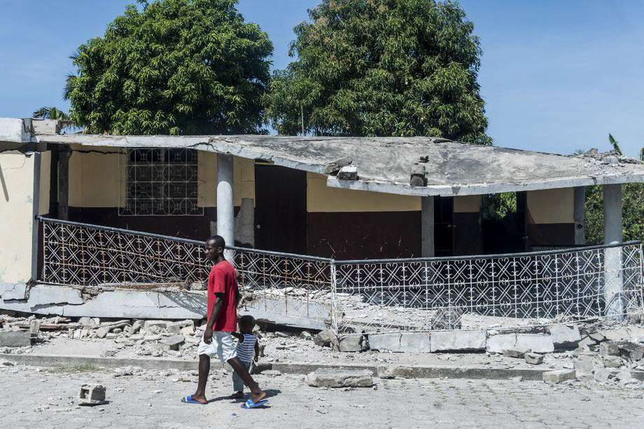 Más de 37.000 viviendas en Haití quedaron destruidas o dañadas tras el terremoto. / Reginald Louissaint Jr. AFP