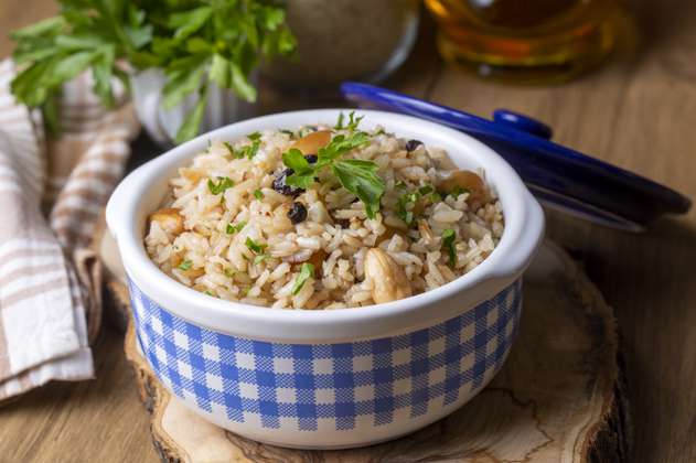 Esta es la receta para preparar un arroz de cilantro y almendras 